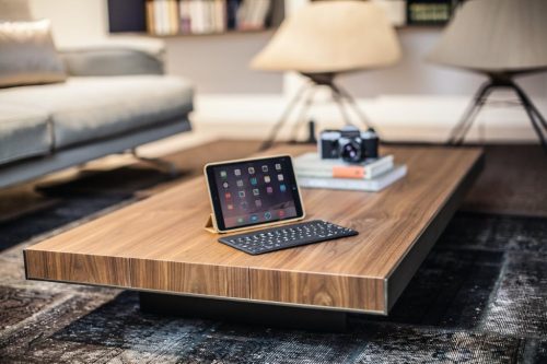 Logitech Keys-To-Go Vezeték Nélküli Tablet Billentyűzet, Bluetooth Csatlakozás, iOS, Apple TV, USB Töltés, Hosszú Üzemidő, Könnyű Kivitel, Fekete