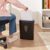 Amazon Basics 7-8 lapos keresztvágó iratmegsemmisítő 15,5 literes tartállyal