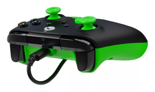 Turtle Beach Rematch Core Vezetékes Gamepad, Xbox Series X S, Xbox One, PC, USB-C, 2,5 m Kábel, D-Pad, Kettős Rezgőmotor, Fekete Zöld