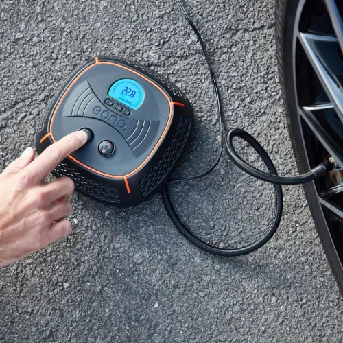 Ring Eono Essentials 2018 Digitális Autógumi Kompresszor, Előre Beállítható Nyomás, 12V, LED Fény, 60cm Tömlő, 3,3m Kábel, Fekete